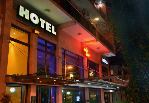 Momchilgrad Hotel | Hotel Berito