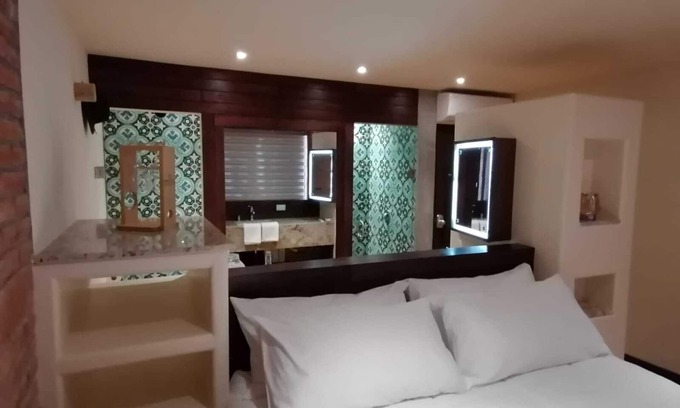 Valle de Guadalupe Hotel | Hotel Boutique Kpricho