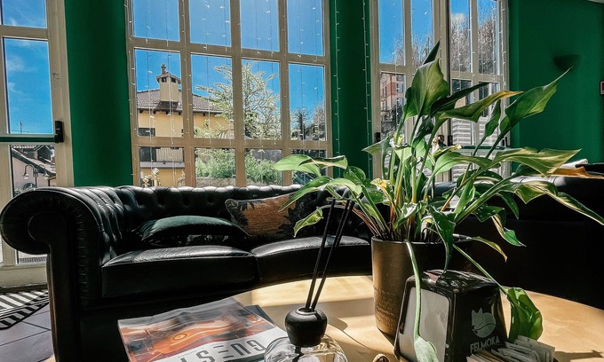 Brusimpiano Hotel | Hotel Caroline