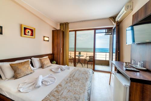 Eforie Nord House | Hotel CASA ROYAL pe plaja Belona