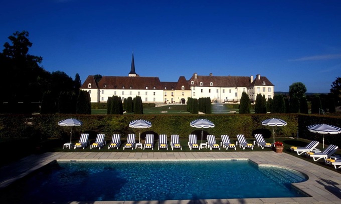 Gilly-les-Citeaux Hotel | Hotel Chateau de Gilly