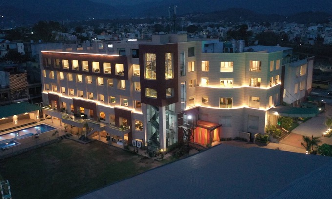 Pinjore Hotel | Hotel Classic Residency