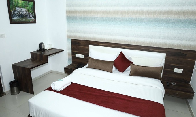 Ahmedabad Hotel | Hotel Dev Palace Ahmedabad