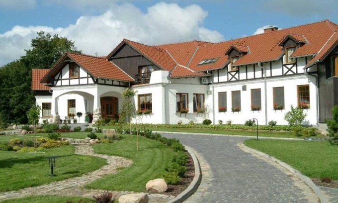 Trzebiatow Hotel | Hotel Dworek nad Regą