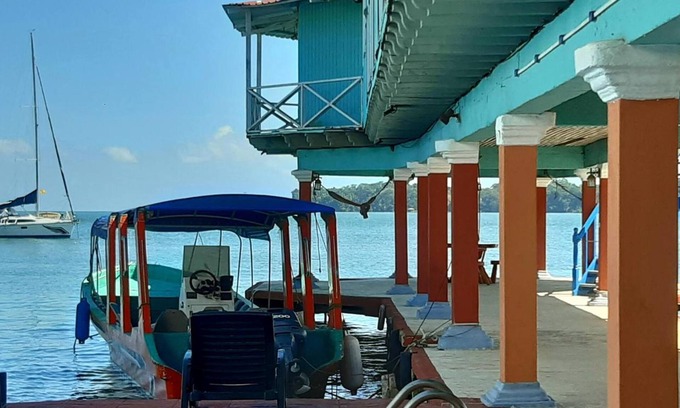 Puerto Barrios Hotel | Hotel El Delfin