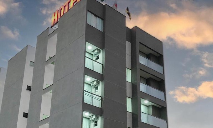 Joaquim Pedrosa Hotel | Hotel Esmeralda Verde