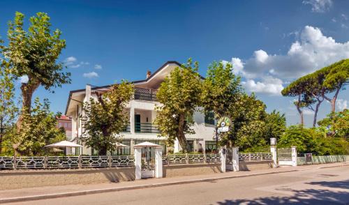 Marina di Massa Hotel | Hotel Eura