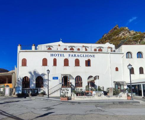Vulcano Porto Hotel | Hotel Faraglione