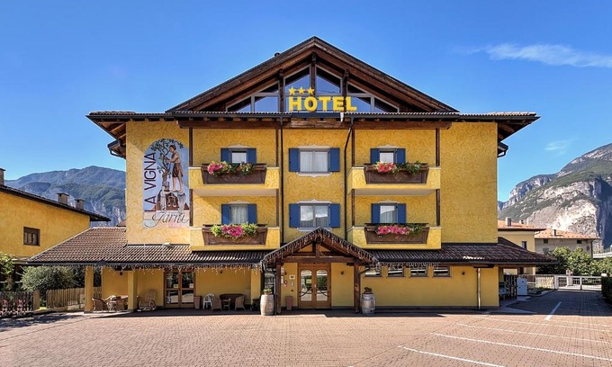 San Michele All'adige Hotel | Hotel Garni La Vigna - Adult Friendly