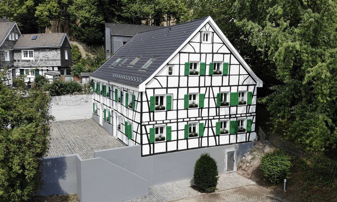 Solingen Hotel | Hotel Gräfrather Hof
