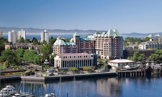 Inner Harbour Hotel | Hotel Grand Pacific