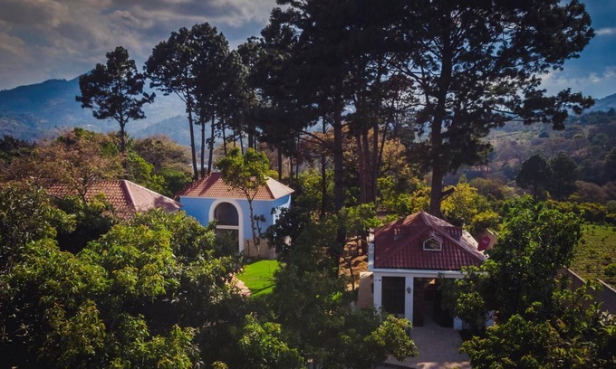 Santa Lucia Milpas Altas Hotel | Hotel Hacienda Los Volcanes