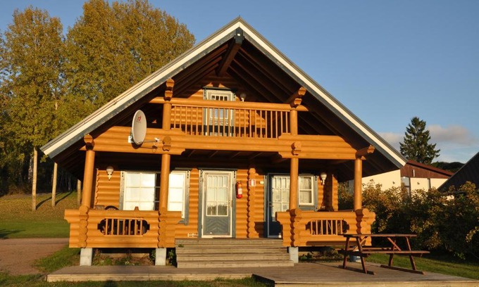 Lapinjaervi House | Hotel Hanhi Cottages