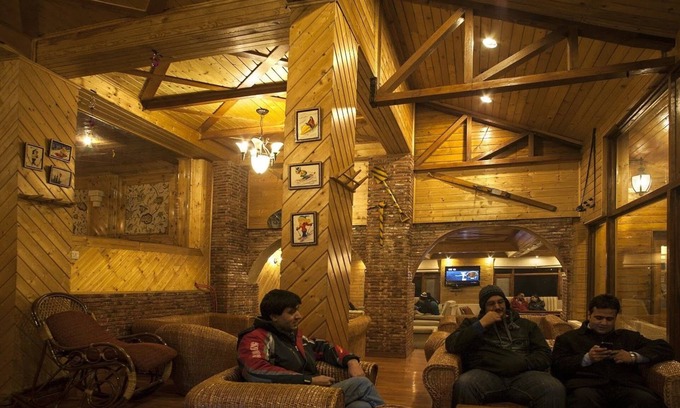 Srinagar Hotel | Hotel Heevan Retreat
