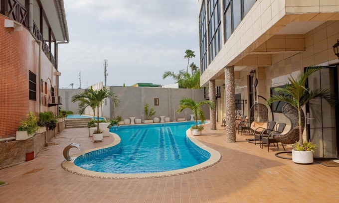 Libreville Hotel | Hotel Hibiscus Louis