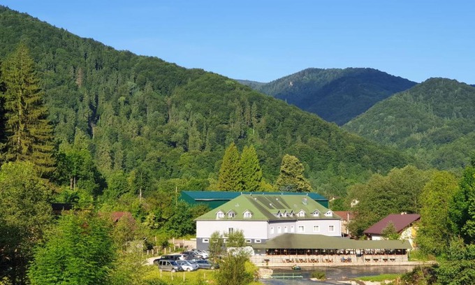Zavoi Hotel | HOTEL HO2 POIANA MARULUI
