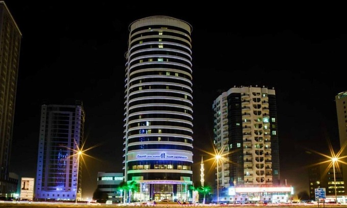 Al-Fujairah House | Hotel in Fujairah with Rooftop Pools & Bay Views