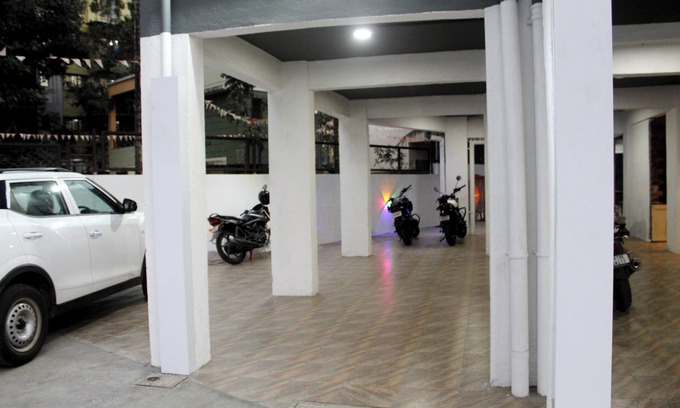 Vadgaon Budruk Hotel | Hotel India Gate