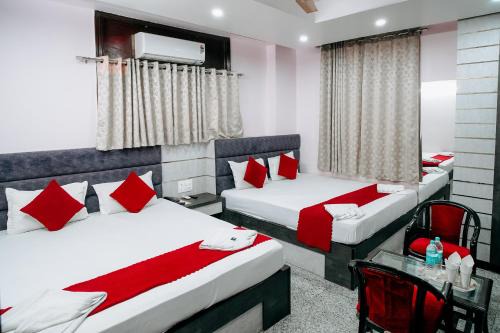 Sindhi Camp House | Hotel Jinendra Inn