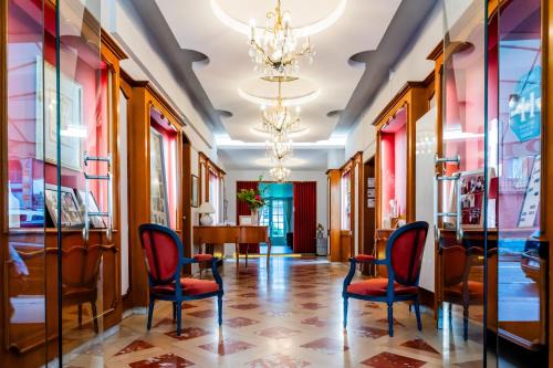 Armentieres Hotel | Hotel Joly