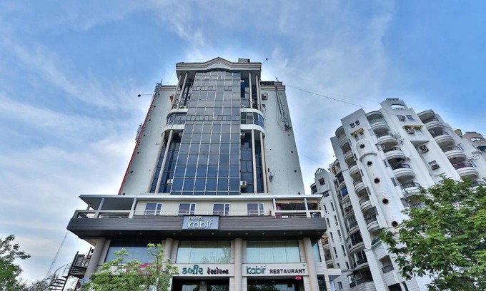 Thaltej Hotel | Hotel Kabir