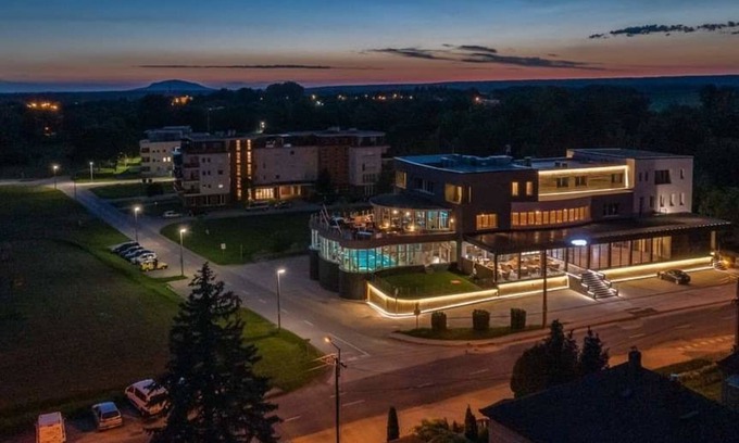 Ajka Hotel | Hotel Kristály
