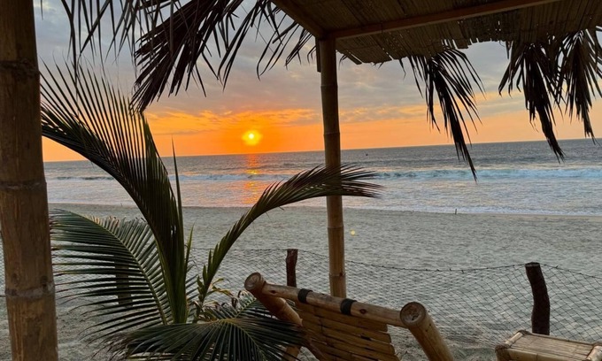 Canoas Bed & Breakfast | Hotel Las Fragatas de Punta Mero B&B and Beach, WiFi, AC, in Canoas de Punta Sal
