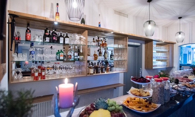 Leopoldshafen Hotel | Hotel Leo