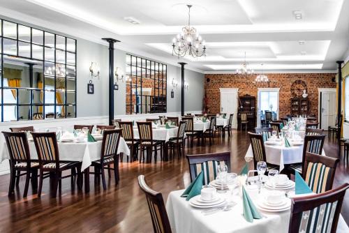 Konstantynow Lodzki Hotel | Hotel Leszczyński