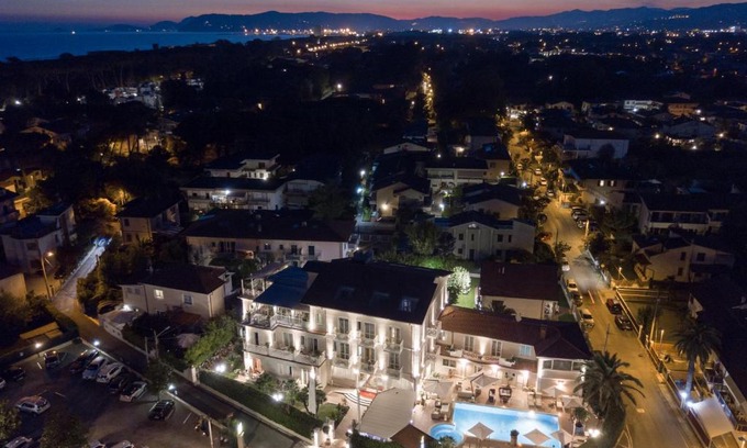 Marina di Massa Hotel | Hotel Luna