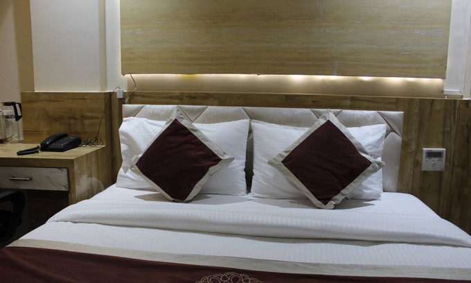 Airoli Hotel | Hotel Milona