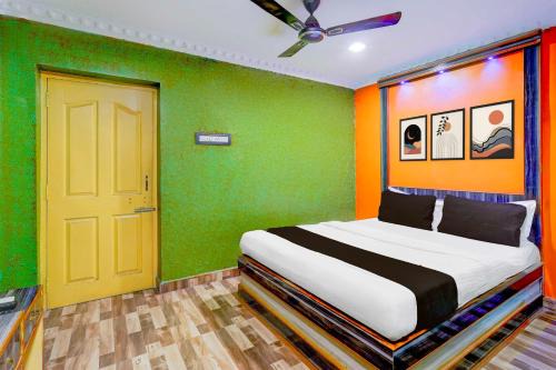 Sholinghur Hotel | Hotel O Karnampet Gate