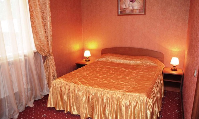 Ilyinskiy Hotel | Hotel on Teatralnaya street
