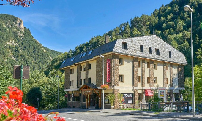 Erts Hotel | Hotel Palarine