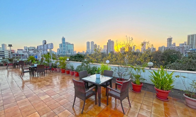 Dadar East Hotel | Hotel Parklane