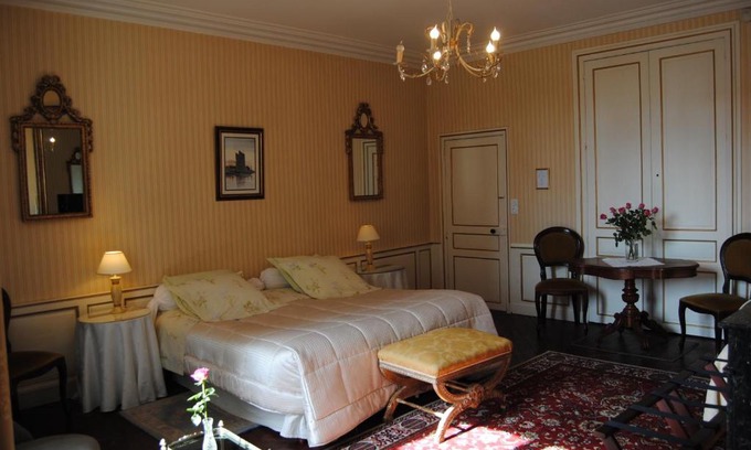 Bayeux Bed & Breakfast | Hotel Particulier de Sainte Croix