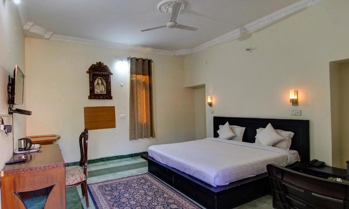 Kalka Hotel | Hotel Pinjore Holiday Home