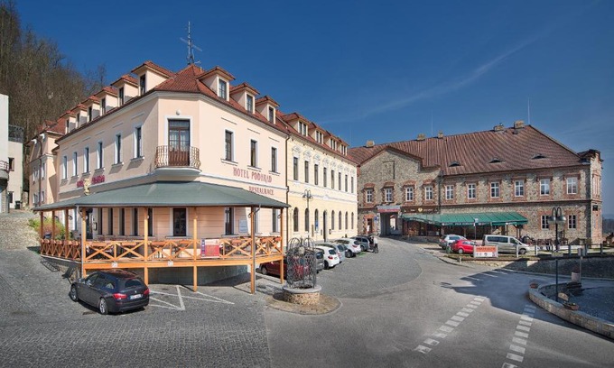 Hluboka nad Vltavou Hotel | Hotel Podhrad