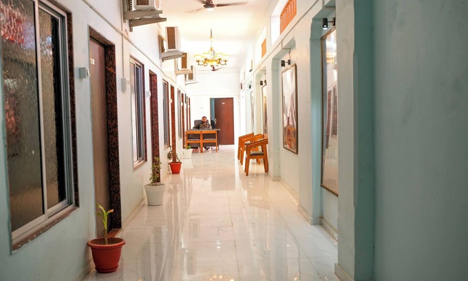 Haraiya Hotel | Hotel Ramlalla palace
