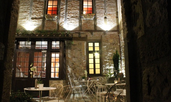 Cordes-sur-Ciel Hotel | Hotel Raymond VII