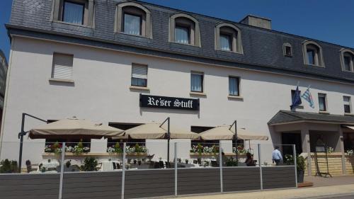 Roeser Hotel | Hotel Re'ser Stuff