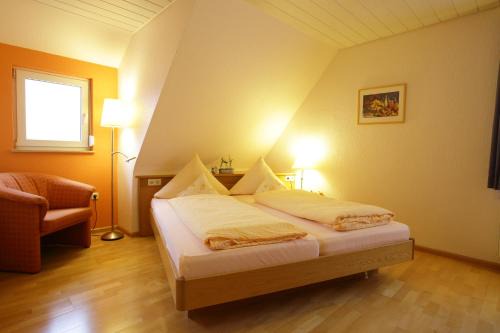 Neuenburg am Rhein Hotel | Hotel-Restaurant Gasthof Adler