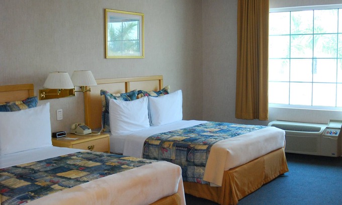 Tampico House | Hotel Room Perfectly located in Tampico