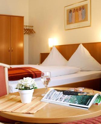 Rohrbach Hotel | Hotel Rose Heidelberg inklusive Frühstück, Saunanutzung und Parkplätze nach Verfügbarkeit