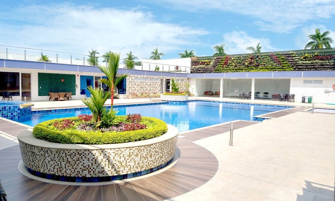 La Esmeralda Hotel | Hotel Royal Elim Internacional