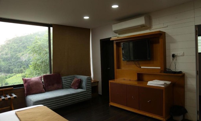 Abu Road Hotel | Hotel S9, Abu Road, near Ambaji temple