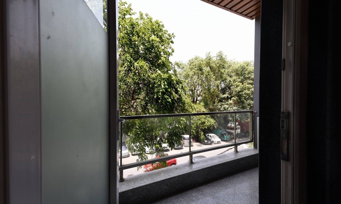 Pashim Vihar Hotel | Hotel Saffron Gold