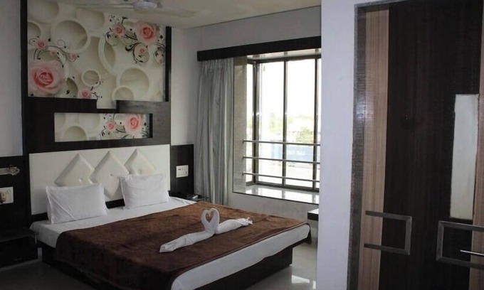 Bilimora Hotel | Hotel Saffron