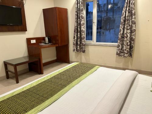 Old Delhi House | Hotel Sapphire Dlx 50 Meter From New Delhi Railway Station