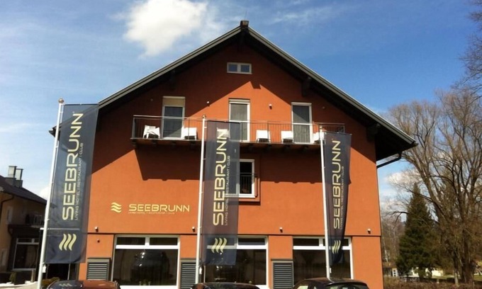 Henndorf am Wallersee Hotel | Hotel Seebrunn